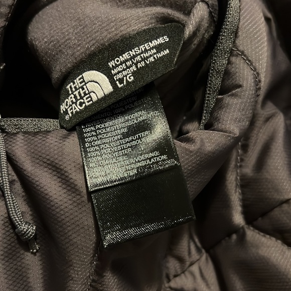 The North Face ladies vest - Picture 7 of 7